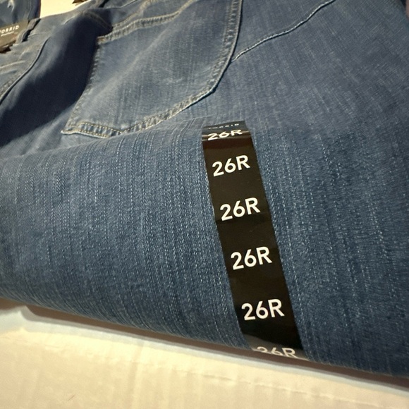 Torrid NWT Bombshell Distressed Skinny Jeans Women's 26R High Rise Stretch Denim - Picture 11 of 12